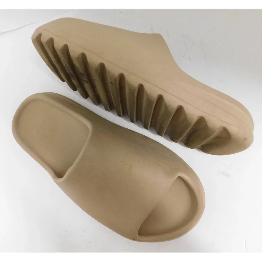 adidas Yeezy Slide Beige Men's US 9 Slip-On Comfort Sandals